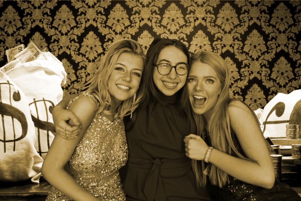 Silvermere Notre Dame  | View more photos from the event at gallery.myphotoboothexperience.co.uk/u/MyPhotoBoothExperienceLtd/Silvermere-Notre-Dame